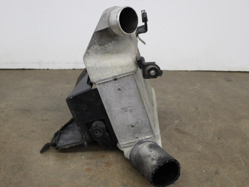 JDM 98-05 TOYOTA ARISTO INTERCOOLER: Image 2