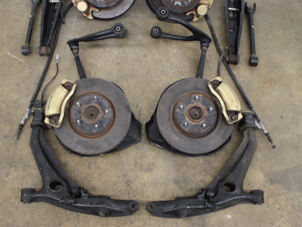 JDM 98-05 TOYOTA ALTEZZA  IS200 BRAKES, WHEEL HUB, BEARING,CALIPER, CONTROL ARMS, FRONT & REAR SUSPENSION: Image 1
