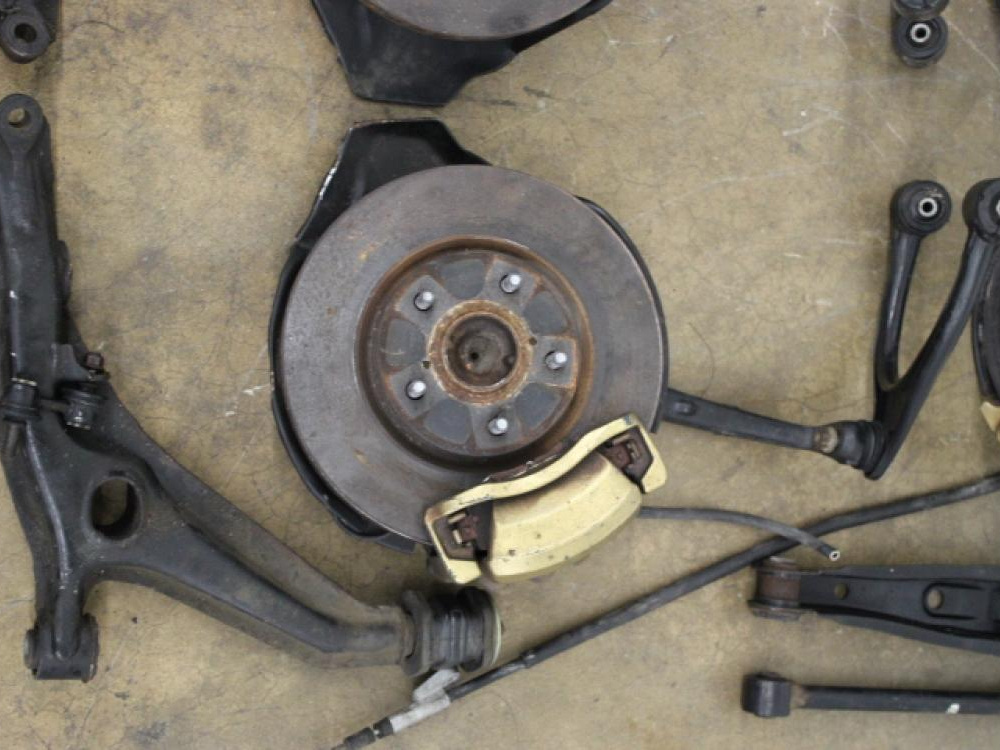 JDM 98-05 TOYOTA ALTEZZA  IS200 BRAKES, WHEEL HUB, BEARING,CALIPER, CONTROL ARMS, FRONT & REAR SUSPENSION: Image 4