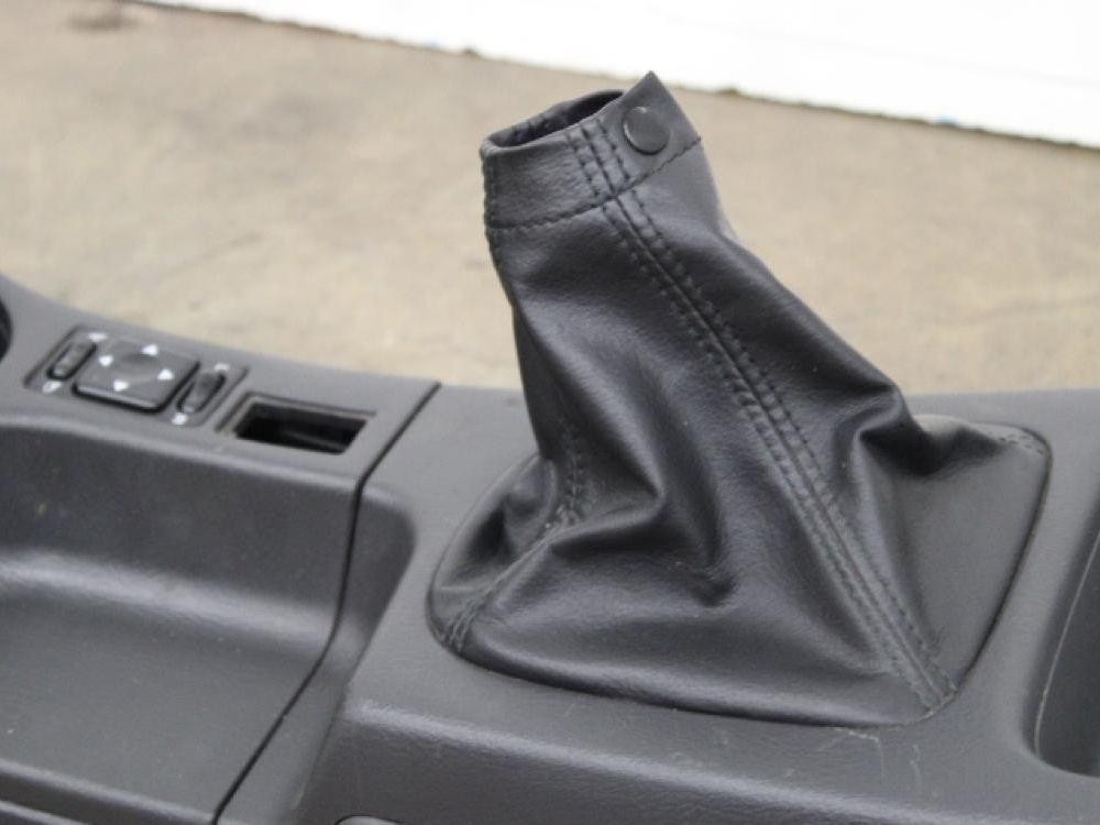 JDM 02-07 SUBARU STI CENTER CONSOLE: Image 4