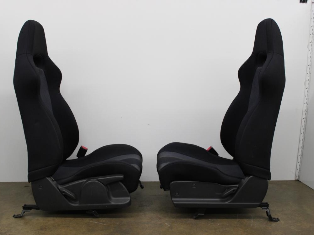 JDM SUBARU IMPREZA WRX BLACK AND NAVY BLUE CLOTH FRONT AND REAR SEATS: Image 6