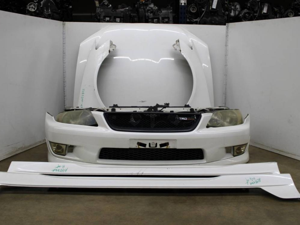 Genuine OEM Grilles for Lexus IS300 for sale Genuine OEM Grilles for Lexus IS300 for sale