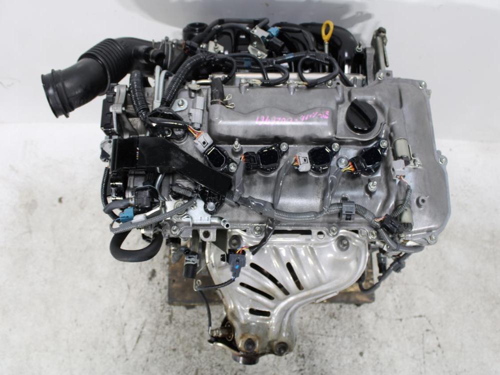 JDM 2014-2019 TOYOTA COROLLA 2ZR-FAE 1.8L 4CYL VVTi WITH VALVEMATIC ENGINE: Image 1
