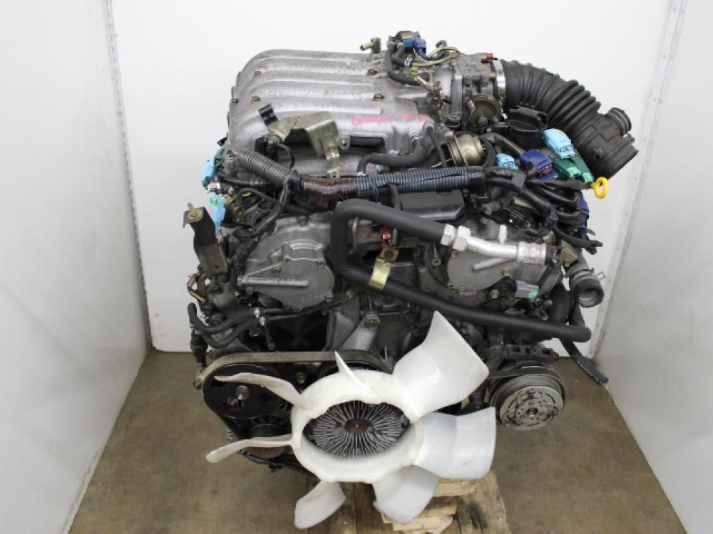 JDM 01-04 NISSAN PATHFINDER QX4 VQ35DE 3.5L V6 ENGINE: Image 1