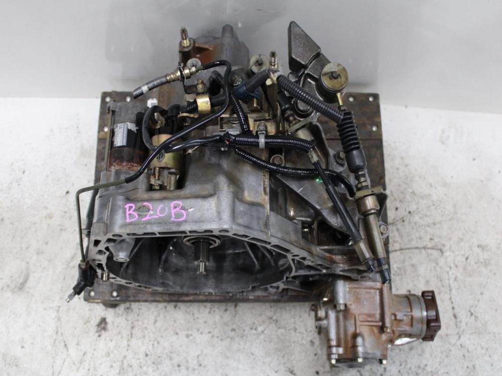JDM 1997-2001 HONDA CRV B20B 2.0L DOHC AWD 5SPEED MANUAL TRANSMISSION: Image 1